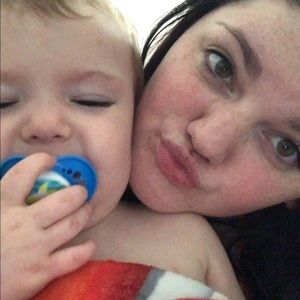 Meet your Posher, Caitlin